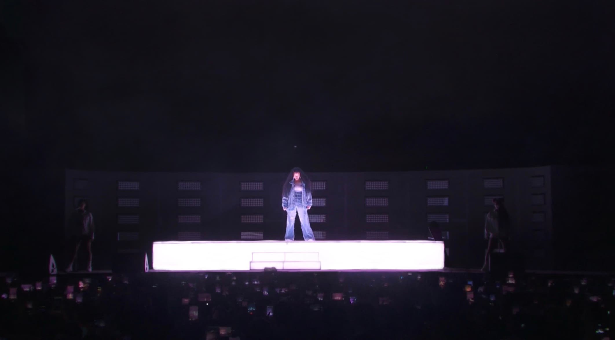 Ella Mai – Coachella